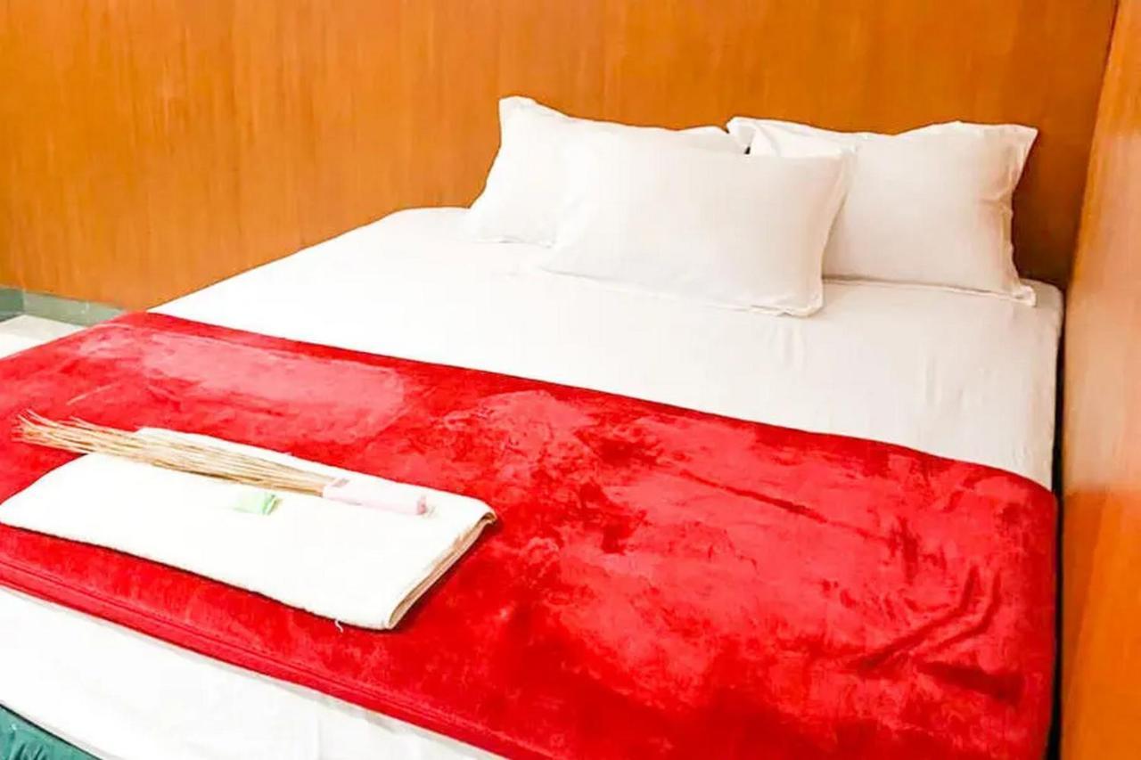Hotel Shabine Rungkut Mitra Reddoorz Surabaya Exterior foto